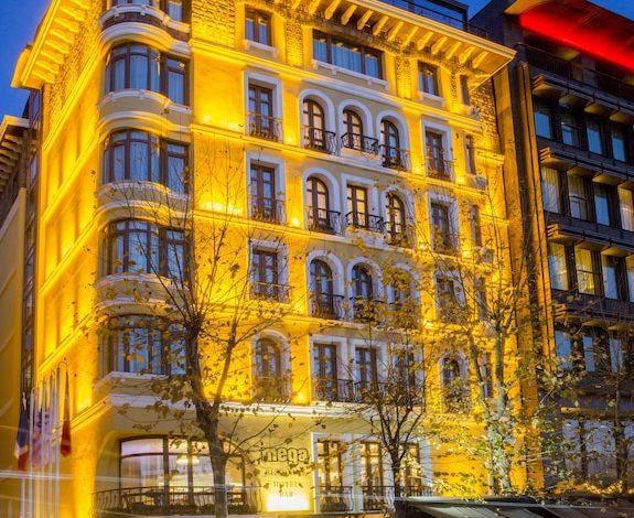 MNG HOLDİNG – MEGA RESİDENCE OTEL DIŞ CEPHE MANTOLAMA UYGULAMASI